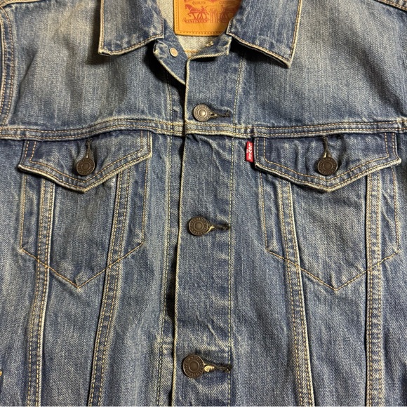Levi’s Classic Denim Jacket - Picture 3 of 4